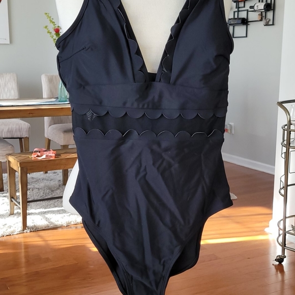 Cupshe Scalloped Black One-Piece Swimsuit - Picture 2 of 6